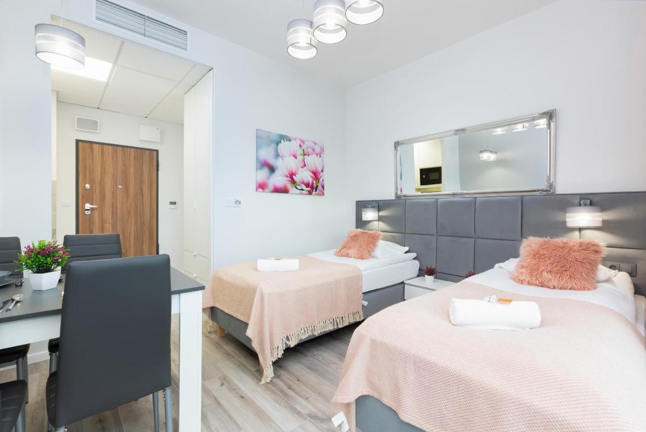 Warsaw Prymasa Tysiaclecia Business Centre By Noclegi Renters Exteriör bild
